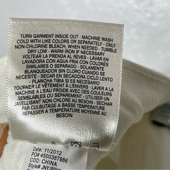 Jones New York Jeans, Size 10 Short. Mercer Bootcut. In excellent condition! - Picture 6 of 8